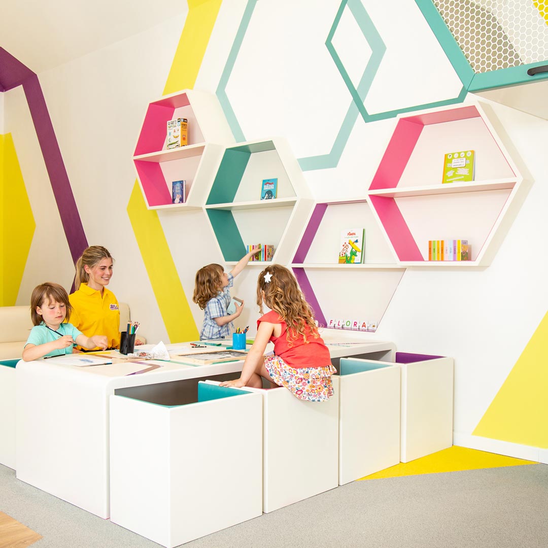 item.ImageAlternativeTextWithFallback